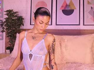 Live webcam model lunaruso on Soda Cams