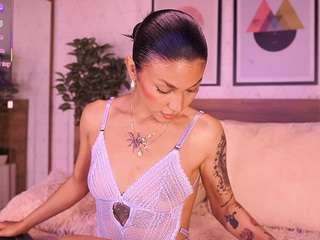 Live webcam model lunaruso on Soda Cams