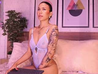 Live webcam model lunaruso on Soda Cams