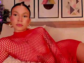 lunaruso's CamSoda show and profile