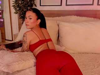 Live webcam model lunaruso on Soda Cams