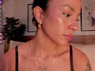 lunaruso Live Webcam on CamSoda