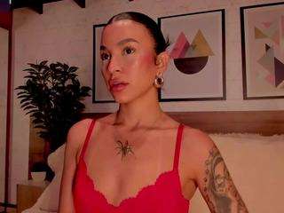 lunaruso Live Webcam on CamSoda