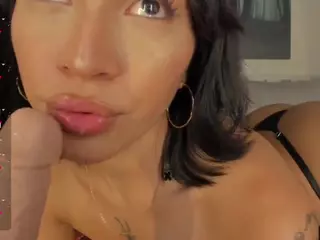 Luna Ruso's Live Sex Cam Show