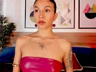Luna Ruso's Live Sex Cam Show