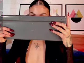 Luna Ruso's Live Sex Cam Show
