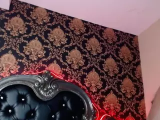 NaiaGils's Live Sex Cam Show