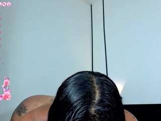 isabellbigtitsxx live cam