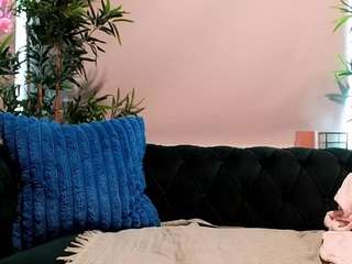 ladylunarae Live Webcam on CamSoda