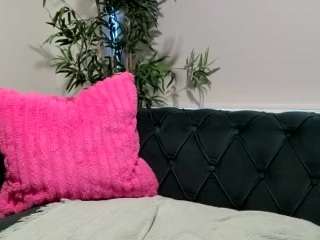 ladylunarae Live Webcam on CamSoda
