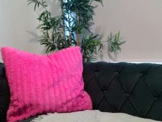 ladylunarae live webcam show