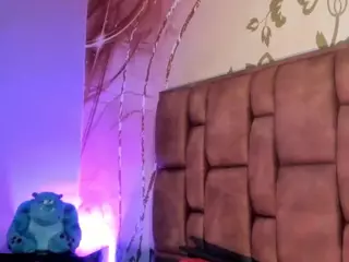 chloe-bonnet's Live Sex Cam Show