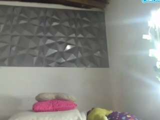 kaily-pearty webcam model