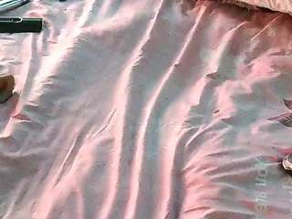 le modèle kaily-pearty est en webcam porno dans un show sur le site camsoda, il possède les tags suivants: amateur,handjob,tease,tattoos,strip,redhead,milf,middle aged,mature,anal,masturbation,flashing,fingers,dildo,cum,creampie,brown eyes,blowjob,bj,asshole