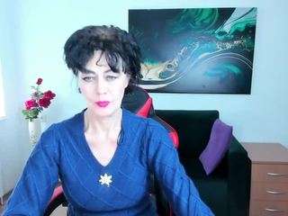 silviawallec, female webcam model,  years old, on live webcam
