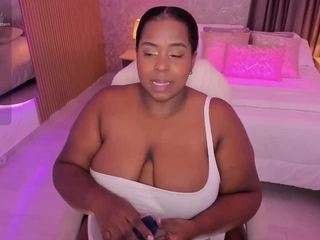 rebeka-spencer's CamSoda show and profile