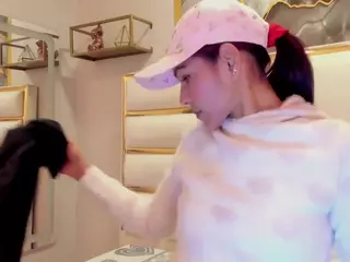 Hanna Petit's Live Sex Cam Show