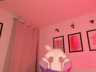 Luna live webcam show