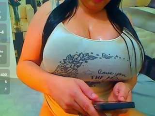 hillarysofia Live Webcam on CamSoda