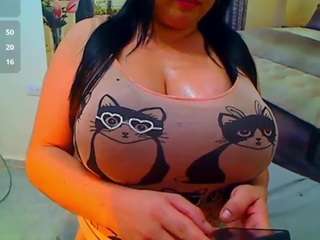 hillarysofia Live Webcam on CamSoda