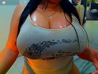 hillarysofia Live Webcam on CamSoda