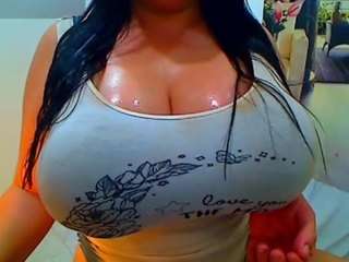 hillarysofia Live Webcam on CamSoda