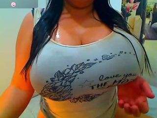 hillarysofia Live Webcam on CamSoda