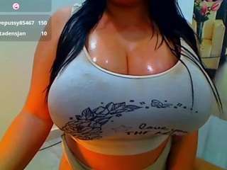 hillarysofia Live Webcam on CamSoda