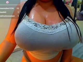 hillarysofia Live Webcam on CamSoda