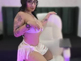 Isabella Santamaria's Live Sex Cam Show