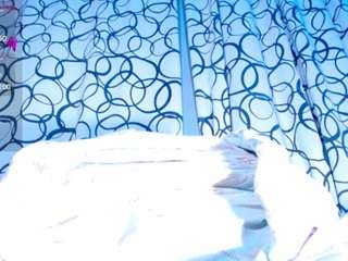 Live cam show with LunitaBitch big cock