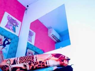 LunitaBitch big cock live cam preview