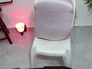 miacoluxy Live Webcam on CamSoda