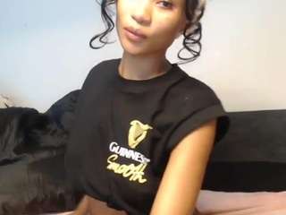 Live webcam model asianbaddie on Soda Cams