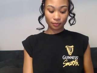 asianbaddie webcam model