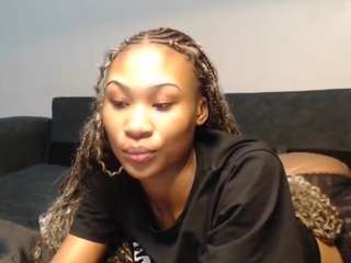 Live webcam model asianbaddie on Soda Cams