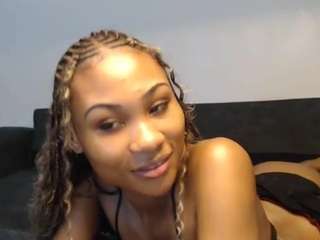 Live webcam model asianbaddie on Soda Cams