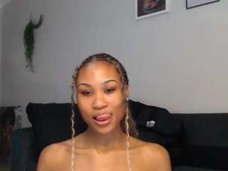 asianbaddie Live Webcam on CamSoda