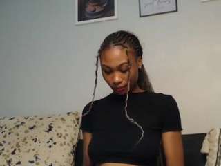 Live webcam model asianbaddie on Soda Cams