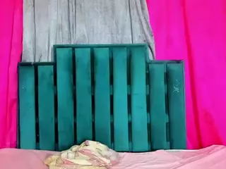 Evee's Live Sex Cam Show