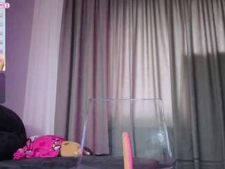 megan-ros Live Webcam on CamSoda