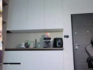 Live webcam model megan-ros on Soda Cams