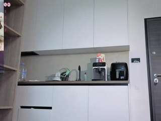 Live webcam model megan-ros on Soda Cams