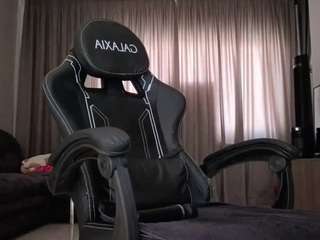 megan-ros, female webcam model,  years old, on live webcam