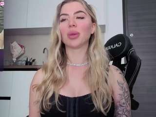 megan-ros Live Webcam on CamSoda