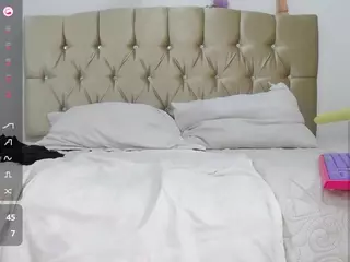 Sophiedrems's Live Sex Cam Show