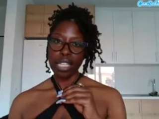 yourmadamindigo webcam