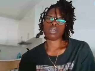 yourmadamindigo webcam