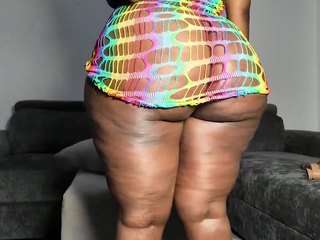 bedroombullyx5 live cam — ass bouncing, black hair, brown eyes