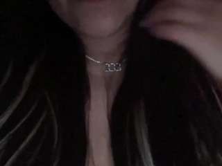 ellumiie Webcam Model Profile